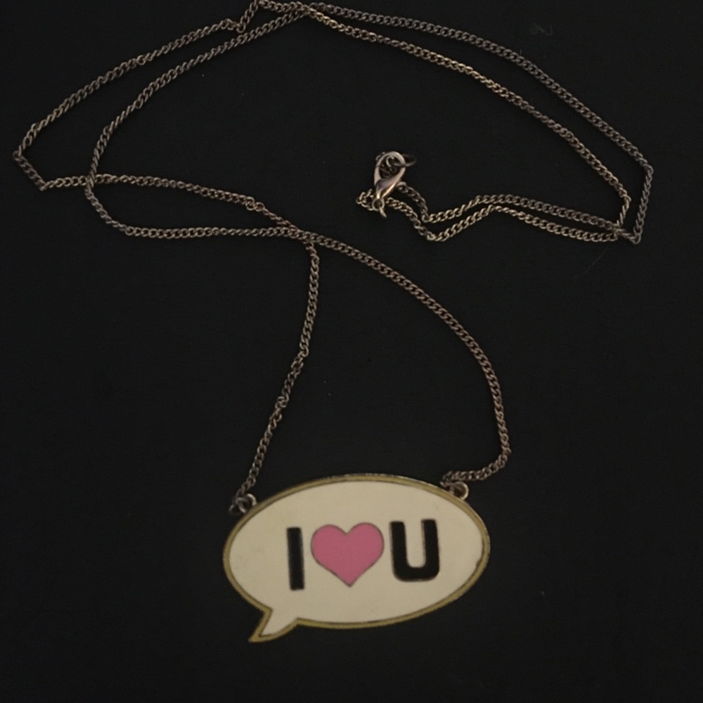 Long chain necklace comic bubble “I love you”